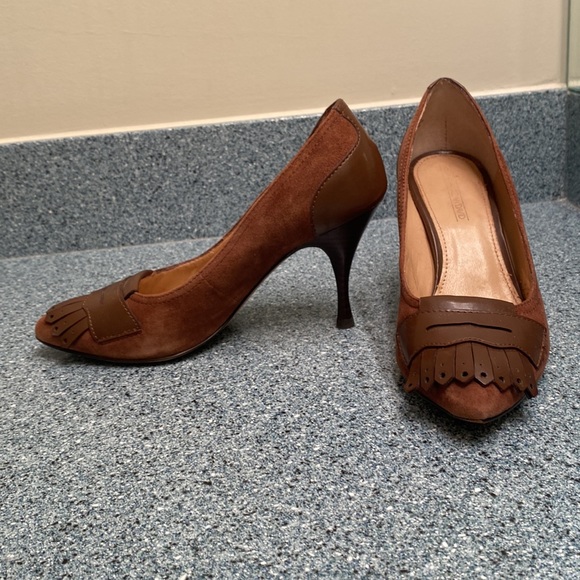 Like New Great Condition Circa Joan David Heels - Picture 2 of 5